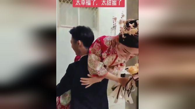 救援紫色生物